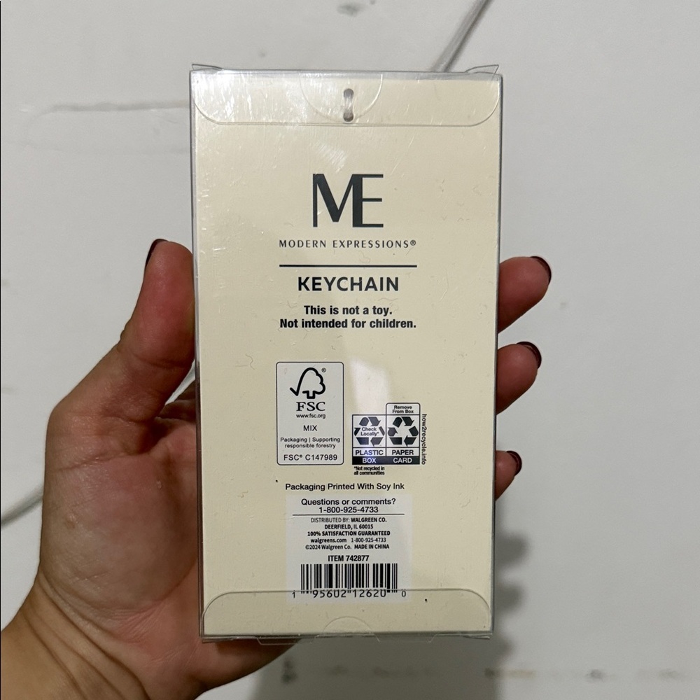Modern Expression Keychain - Picture 2 of 4